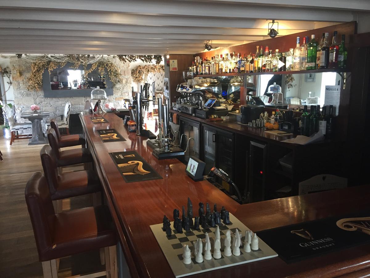 פנזאנס Coach And Horses Inn מראה חיצוני תמונה